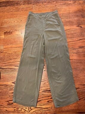 Old Navy Olive Green High Rise Wide Leg Pants size Medium Tall
